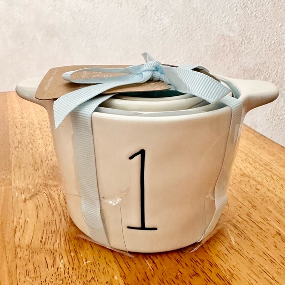 Rae Dunn Disney Cinderella Ceramic Measuring Cups NEW!! - Picture 2 of 4